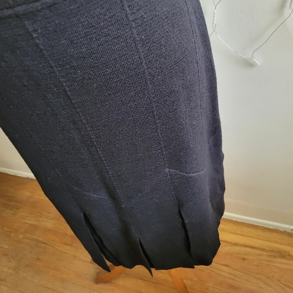 St. John Knit Skirt / Black / Essentials by Marie Gray - Picture 2 of 4